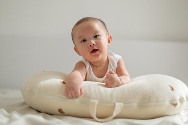  Danh sách tên hay cho bé trai và bé gái giúp mang lại may mắn.
